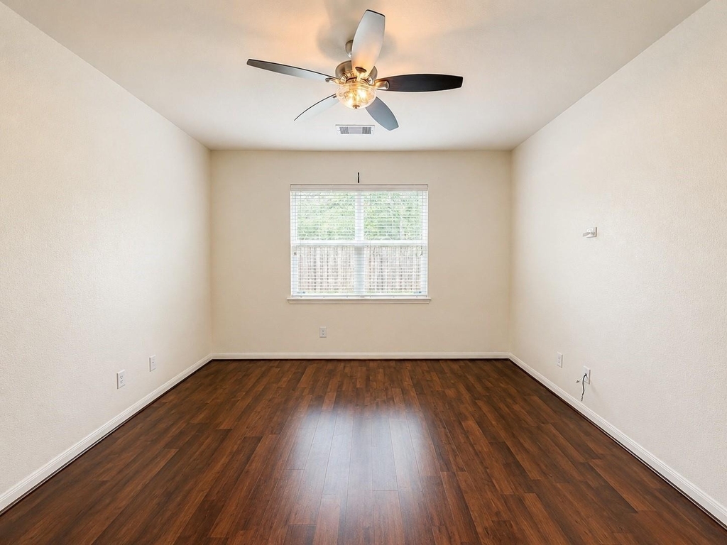 8739 Leclaire Meadow Drive - Photo 11