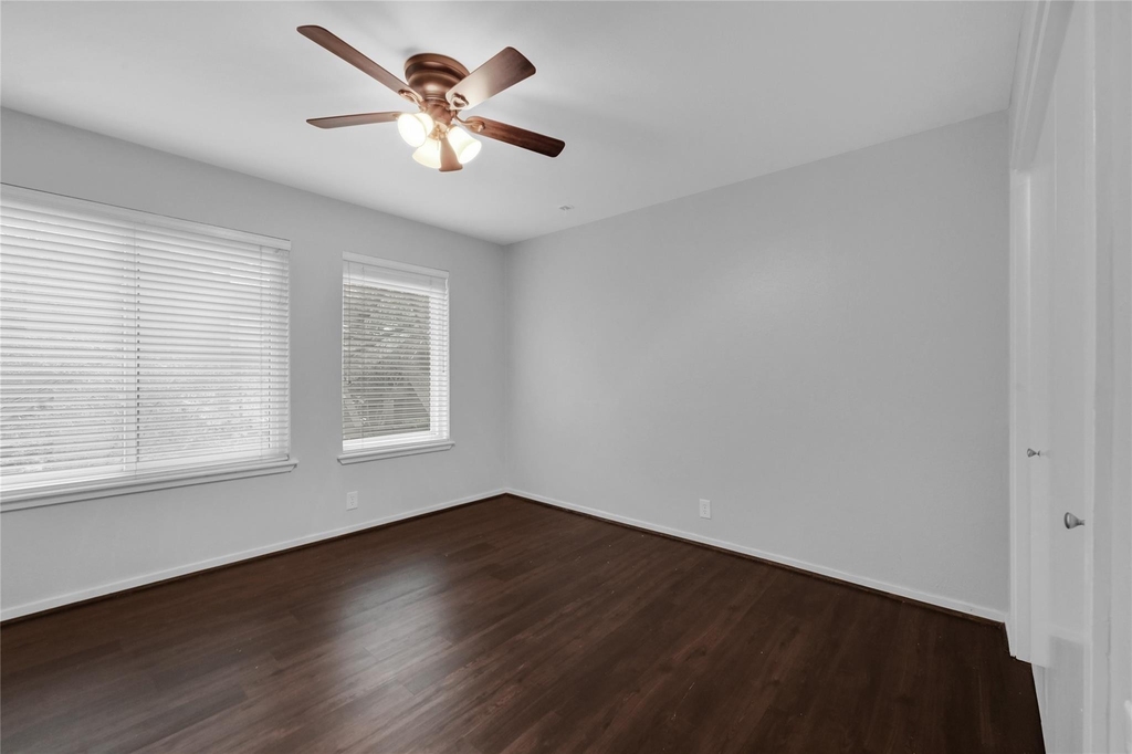 233 Litchfield Lane - Photo 5