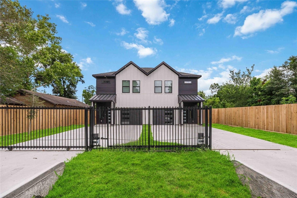 1084 Junell Street - Photo 2