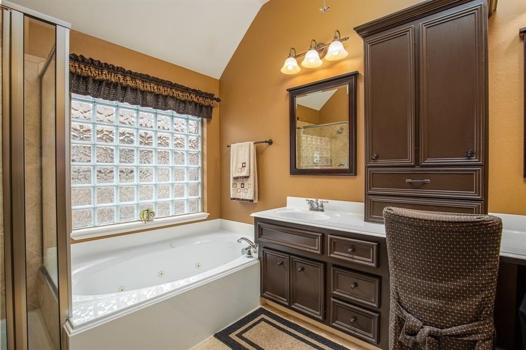 9611 Moonstone Mist Lane - Photo 16