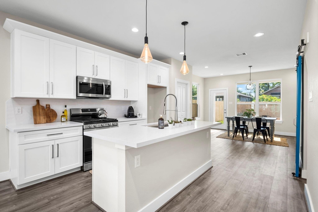 8016 Willow Street - Photo 4