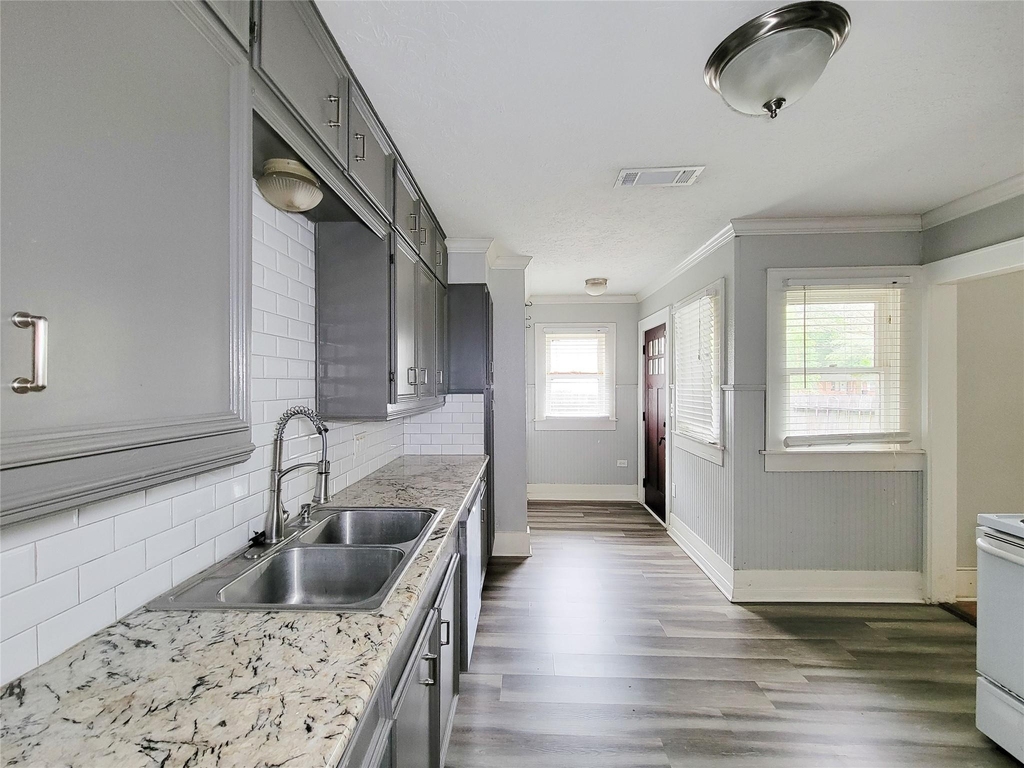 508 W Lang - Photo 12