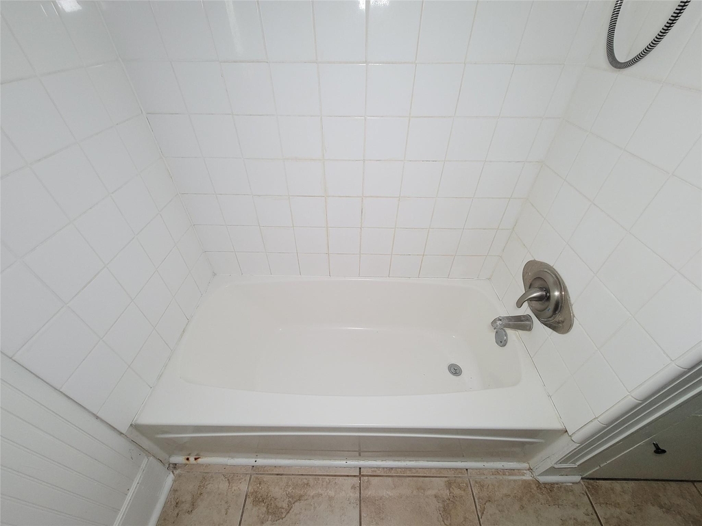 508 W Lang - Photo 20