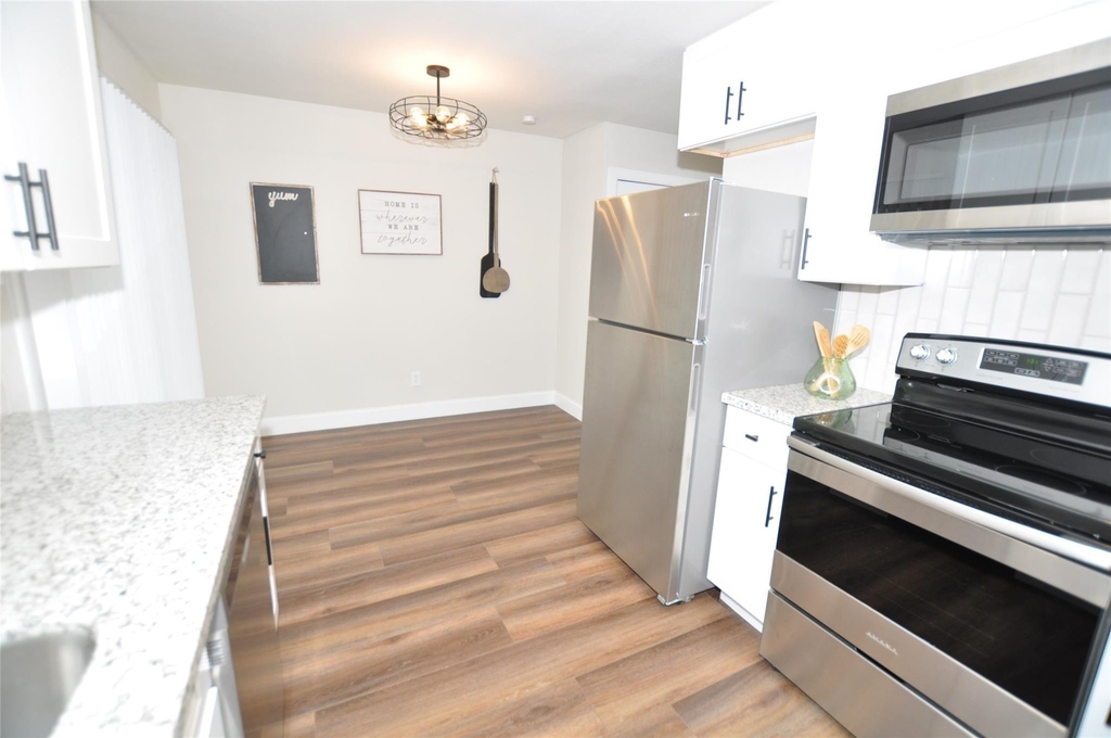2655 Fountain View Street - Photo 9