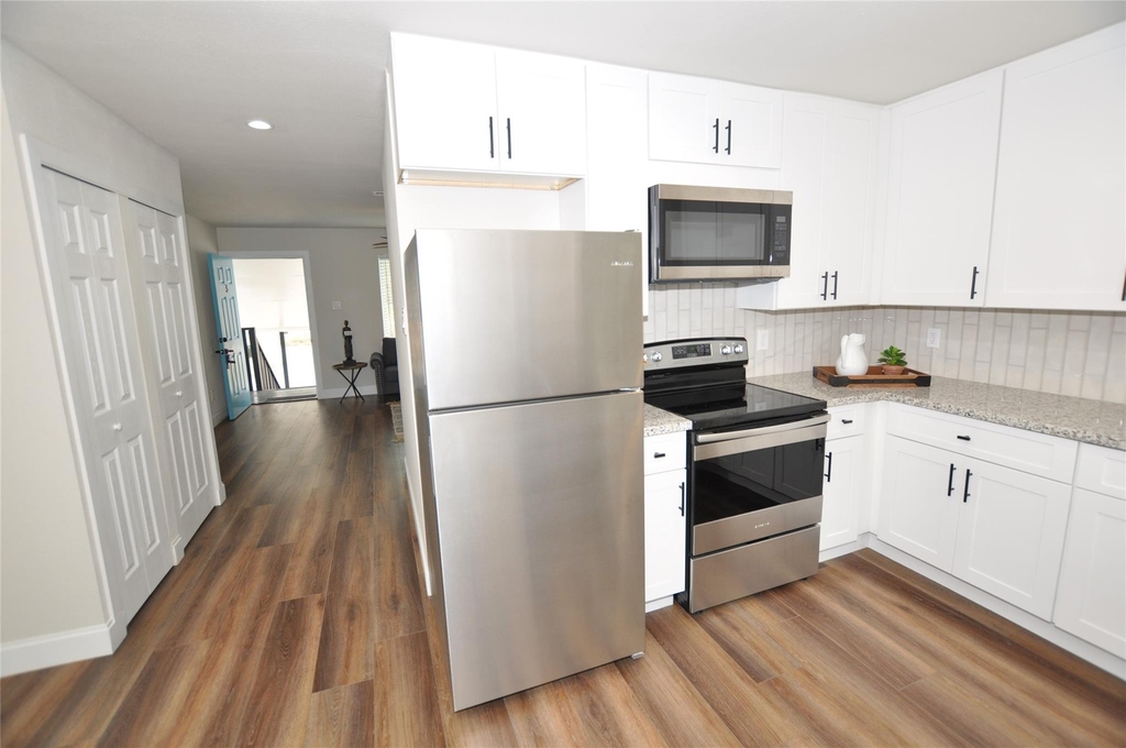 2655 Fountain View Street - Photo 7
