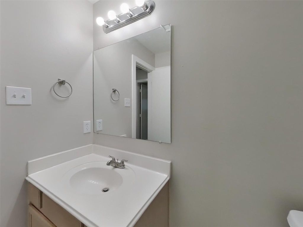 18167 Woodsdale Court - Photo 11