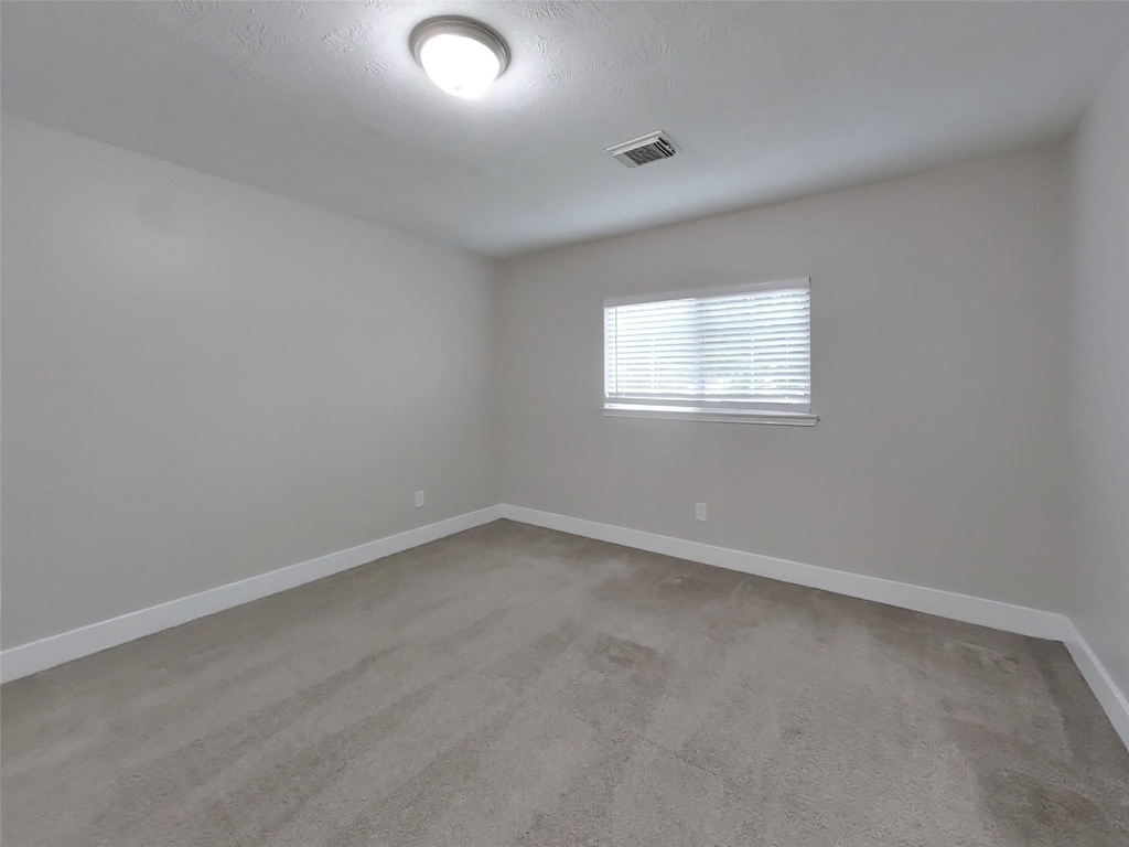 18167 Woodsdale Court - Photo 8