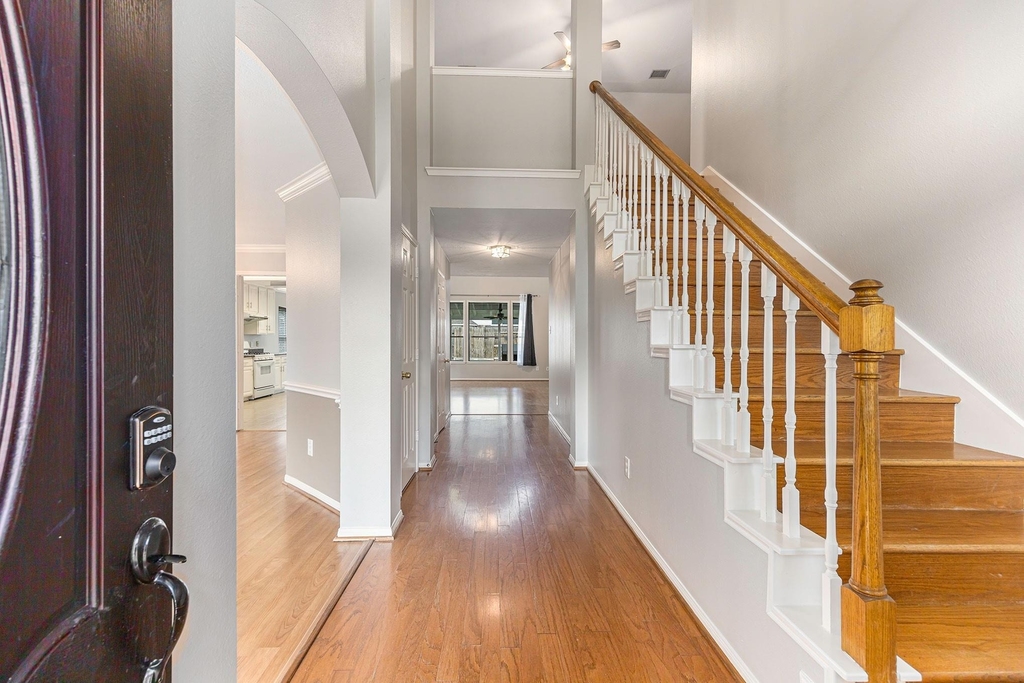 3603 Ne Beacon Hill Drive - Photo 2