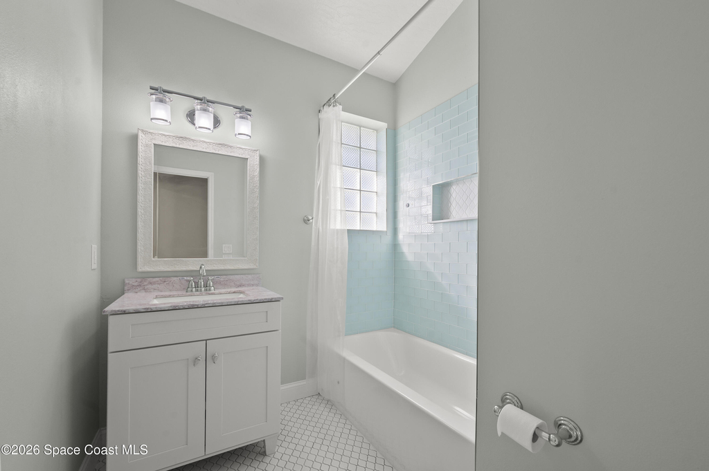 768 Harrier Court - Photo 38