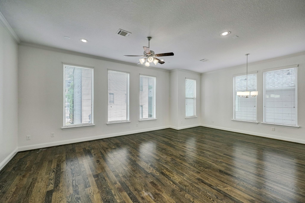 1518 Birdsall Street - Photo 4