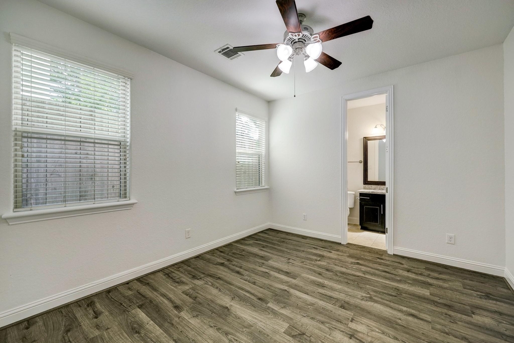 1518 Birdsall Street - Photo 18