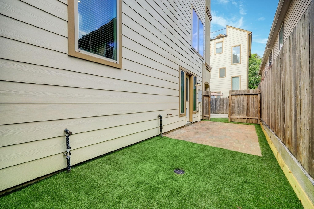 1518 Birdsall Street - Photo 22