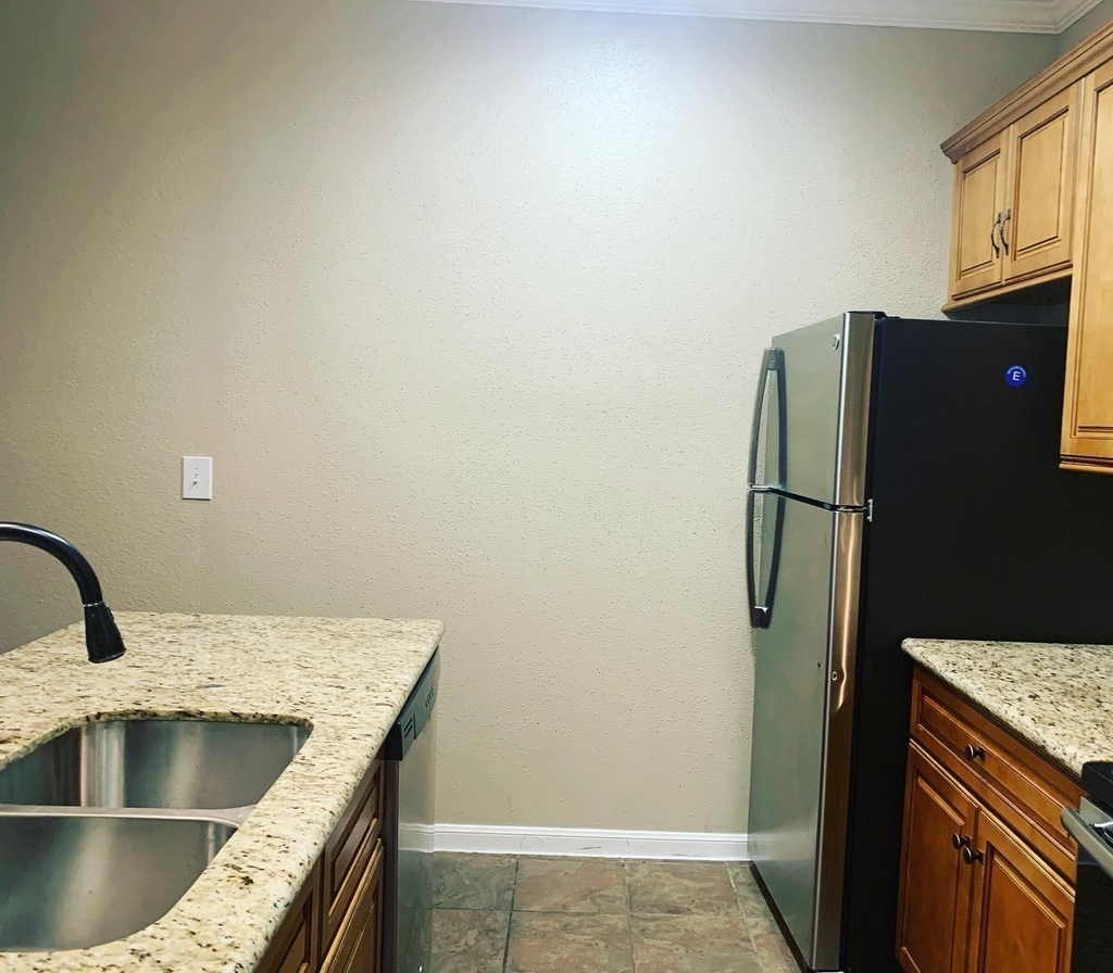 2475 Underwood Street - Photo 2