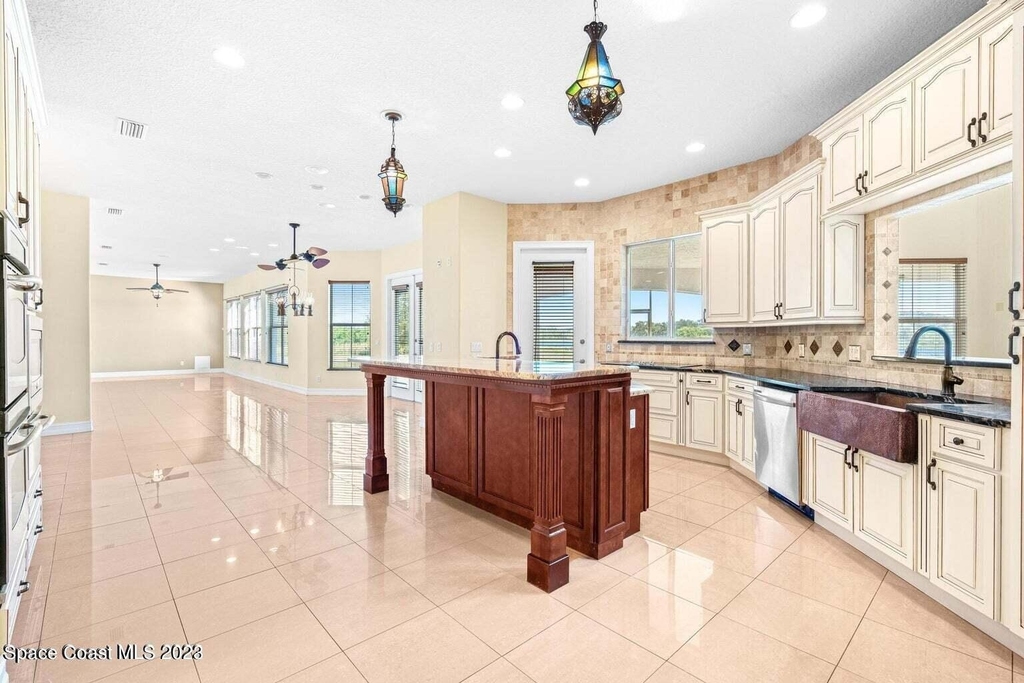 9235 Babcock Street Se - Photo 10
