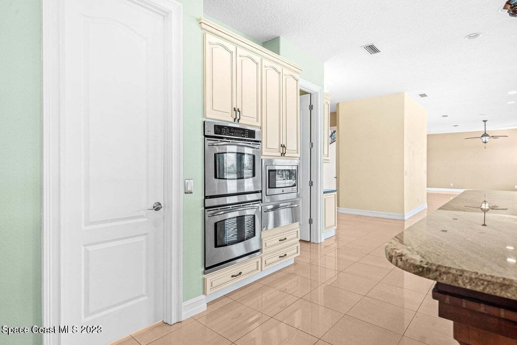 9235 Babcock Street Se - Photo 11