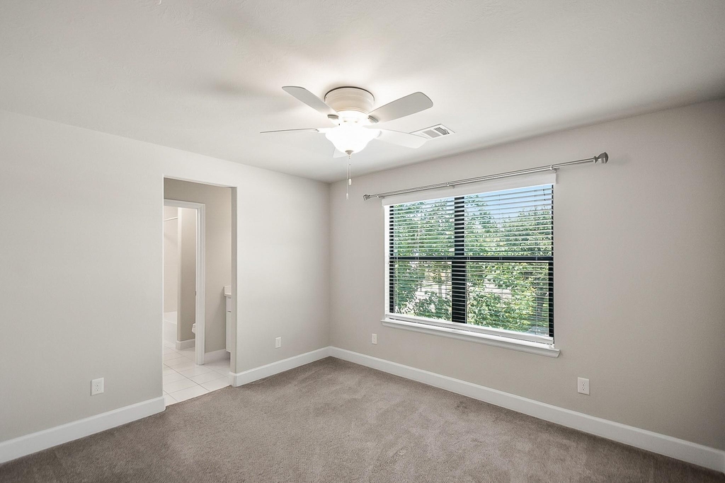 5328 Larkin Street - Photo 14