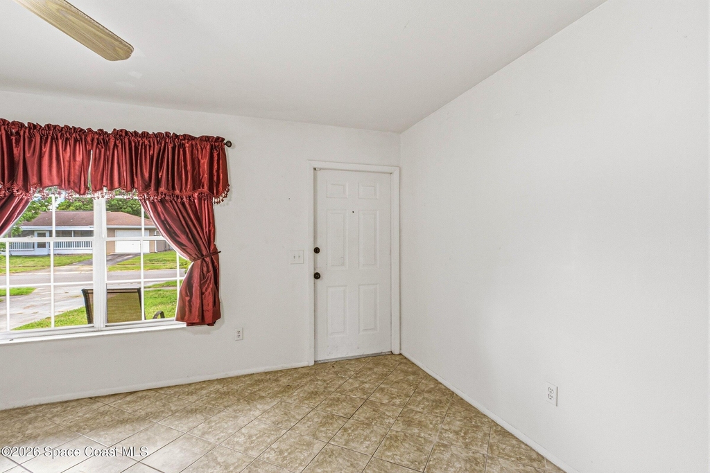 1265 Ethel Circle Ne - Photo 9