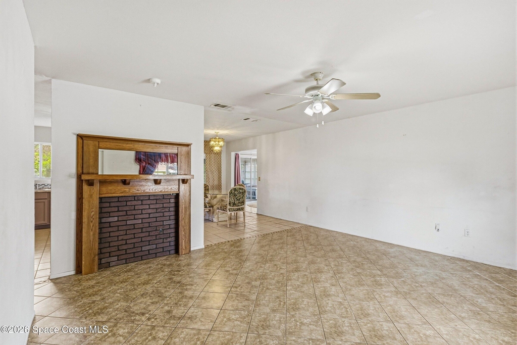 1265 Ethel Circle Ne - Photo 4