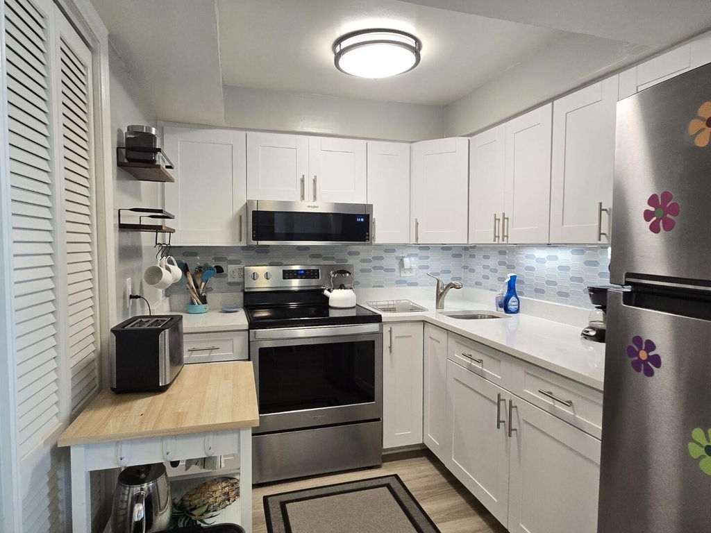 7605 Ridgewood Avenue - Photo 11
