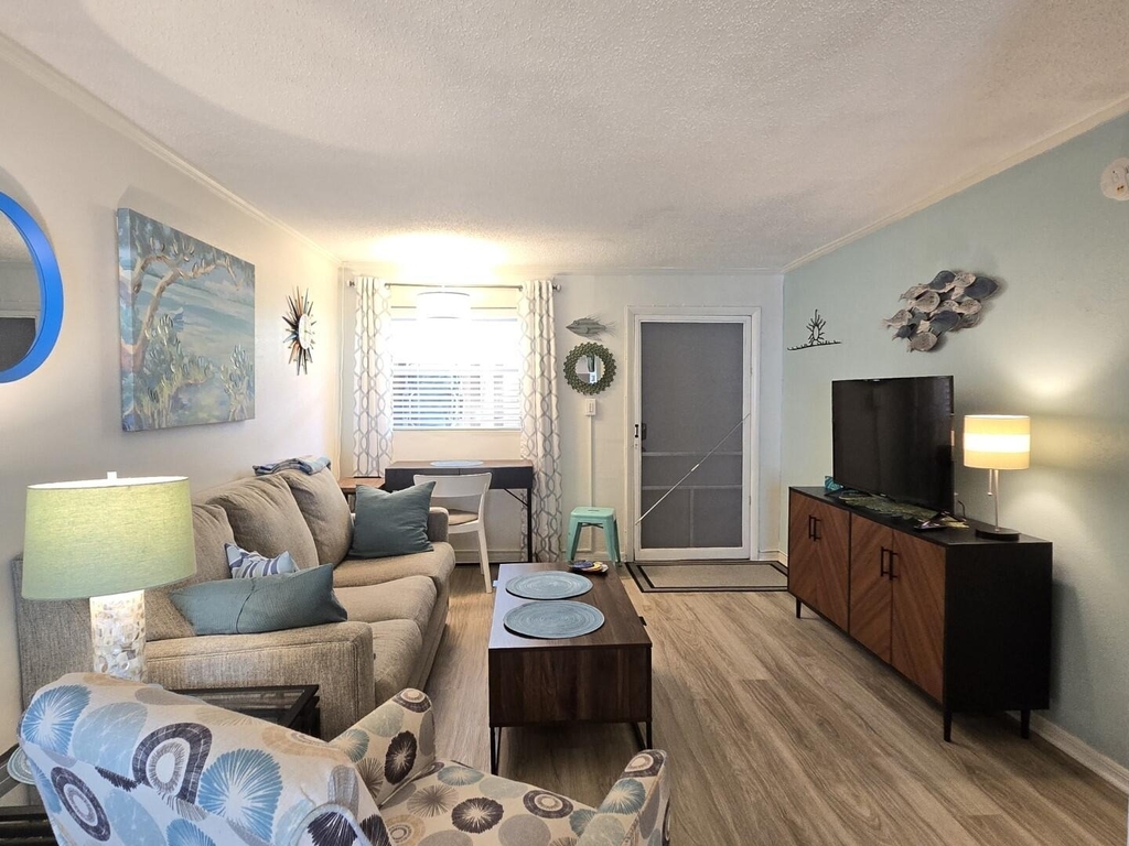 7605 Ridgewood Avenue - Photo 7