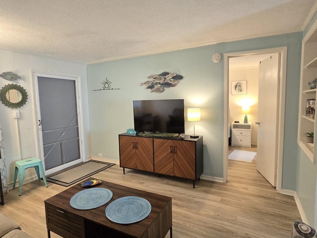 7605 Ridgewood Avenue - Photo 6