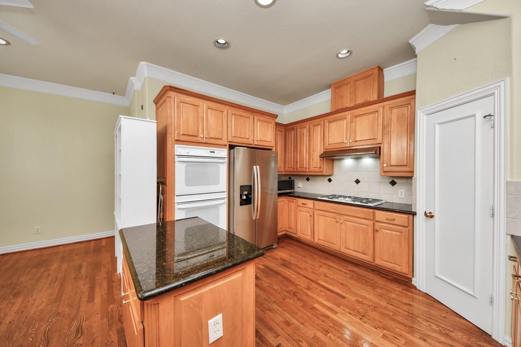 605 W Polk Street - Photo 12