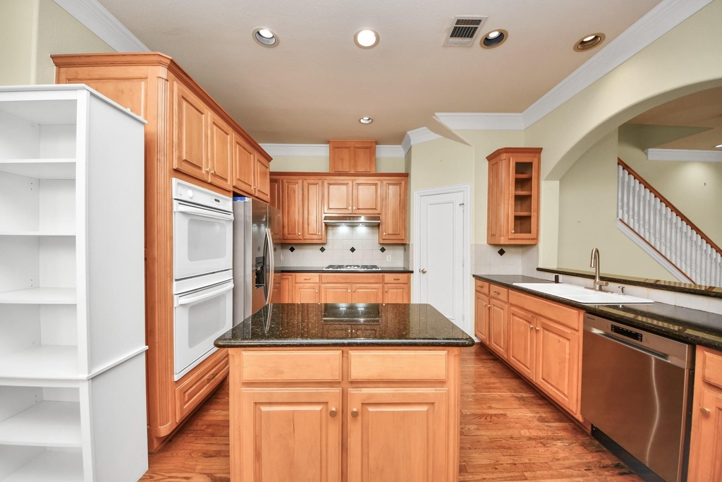 605 W Polk Street - Photo 10