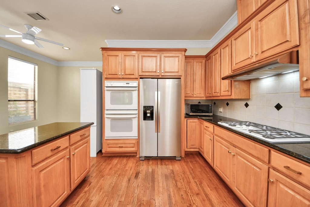 605 W Polk Street - Photo 13