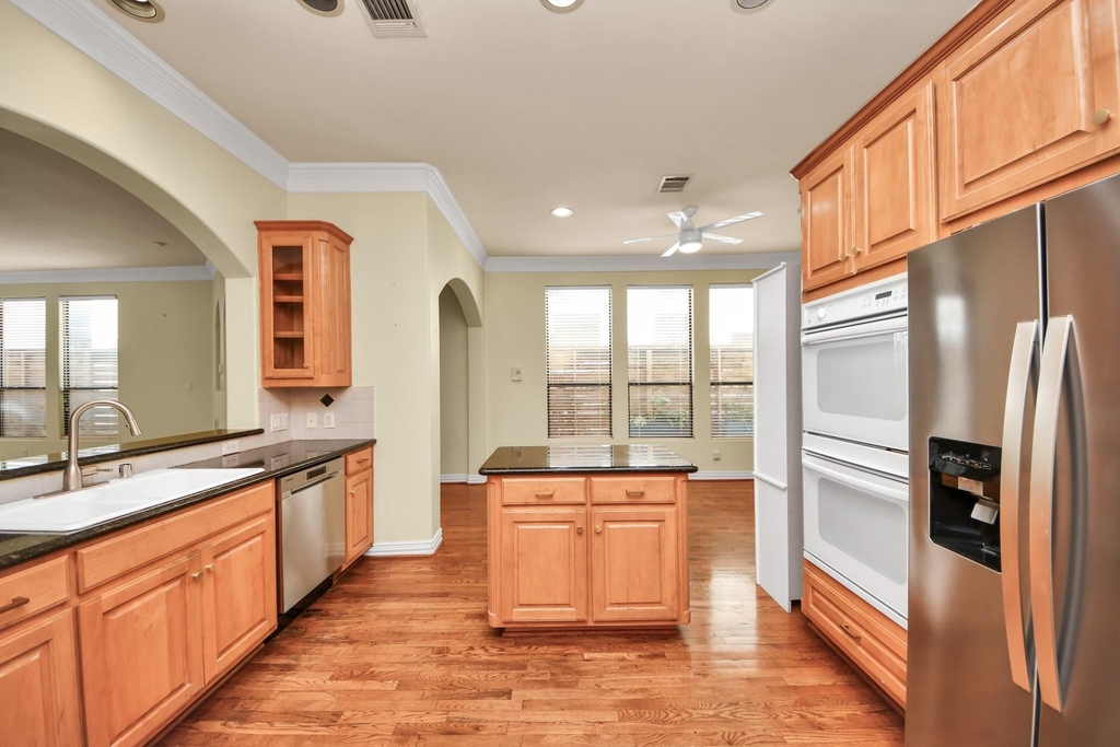 605 W Polk Street - Photo 17