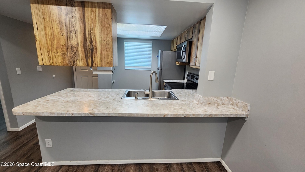 1710 University Lane - Photo 2