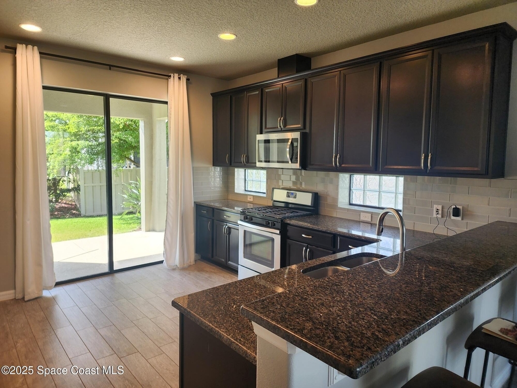 2882 Amethyst Way - Photo 6