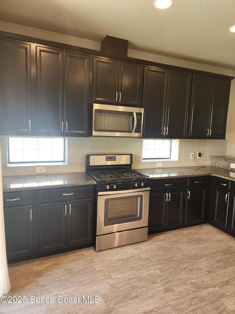2882 Amethyst Way - Photo 10