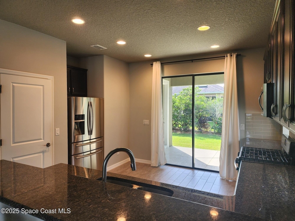 2882 Amethyst Way - Photo 7