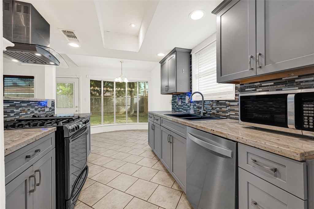 11427 Sagegrove Lane - Photo 9