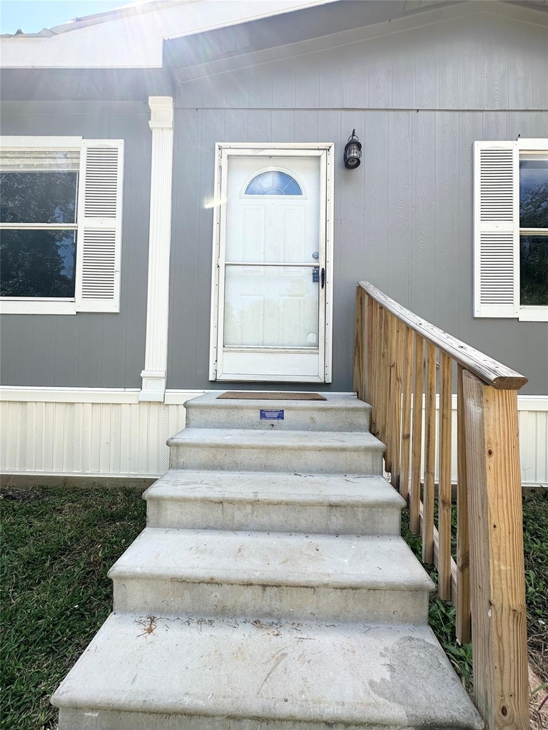 18143 Breezy Drive - Photo 7