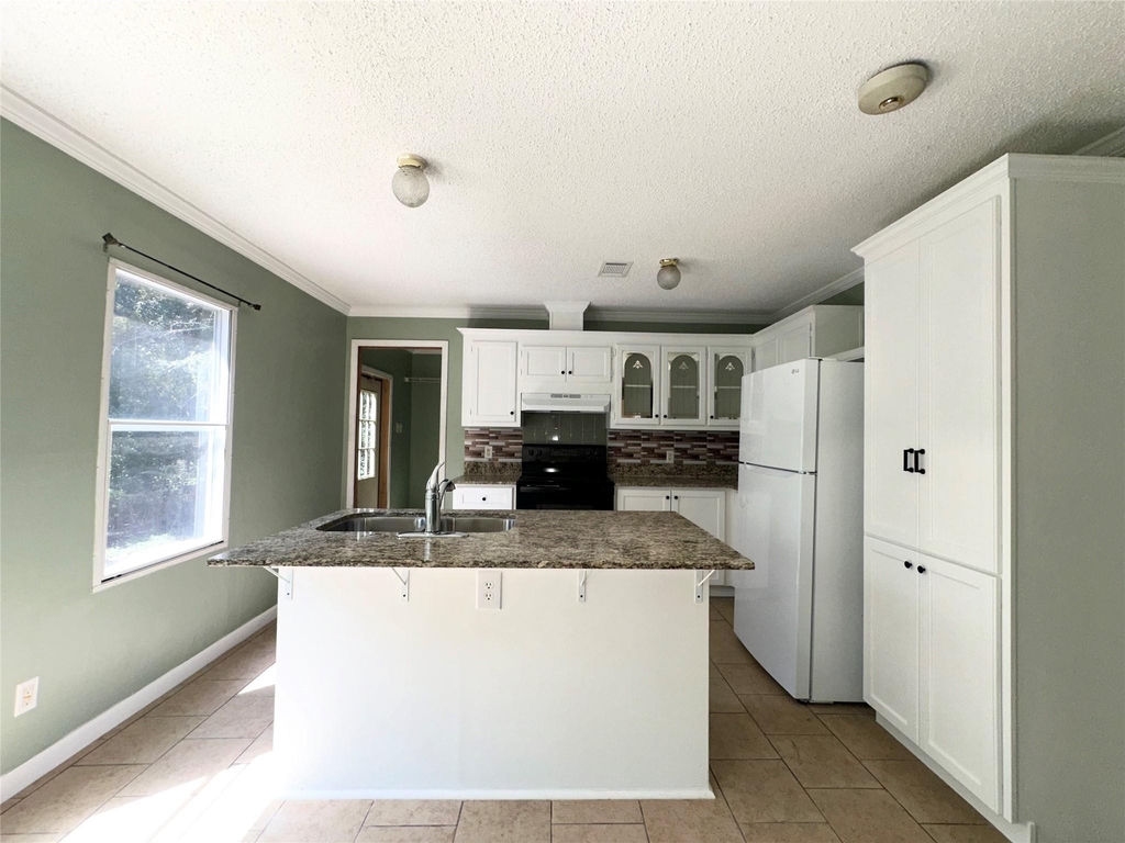 18143 Breezy Drive - Photo 11