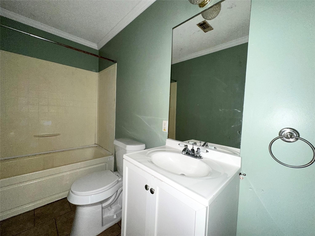 18143 Breezy Drive - Photo 32