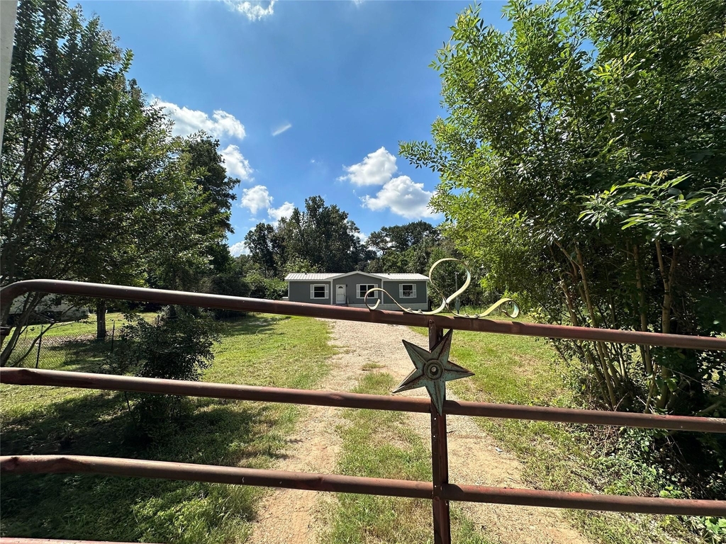 18143 Breezy Drive - Photo 37