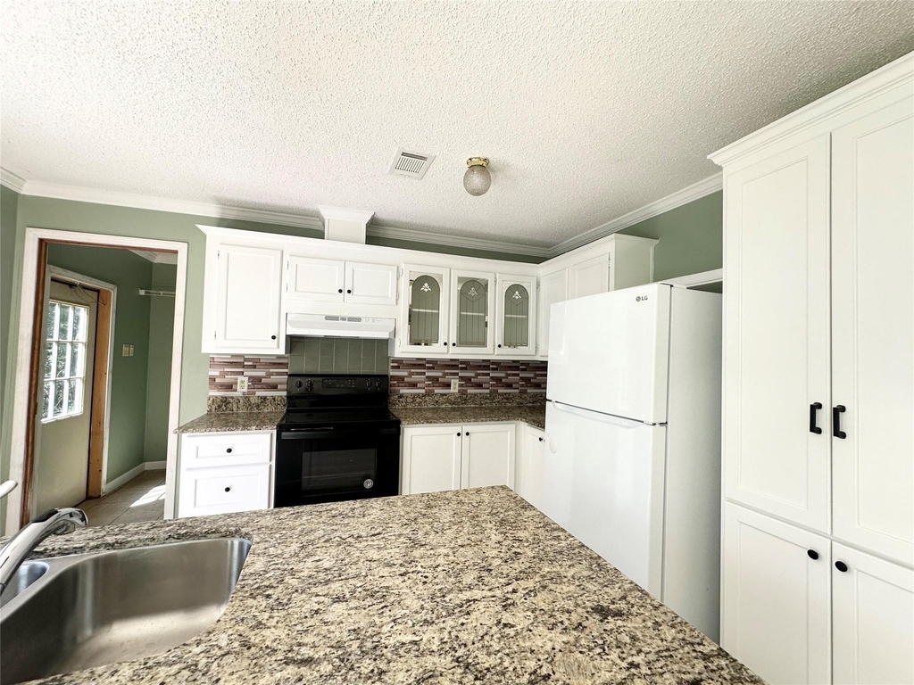 18143 Breezy Drive - Photo 15