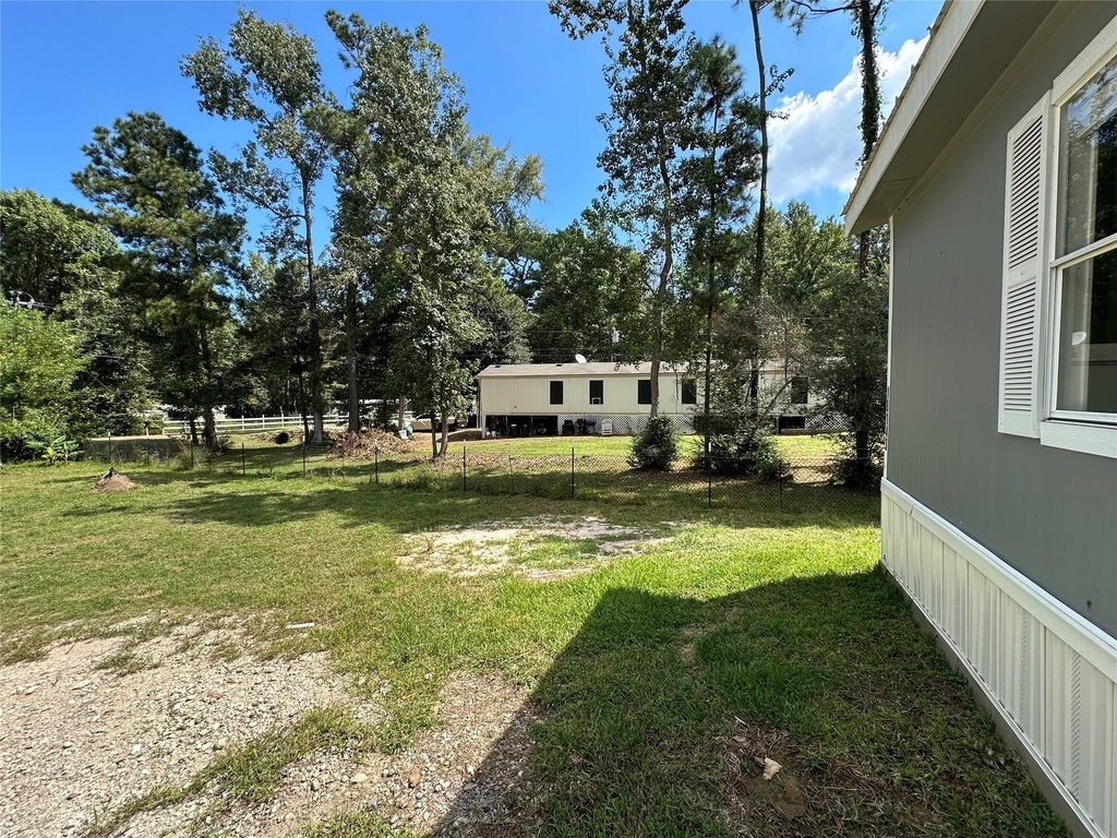 18143 Breezy Drive - Photo 8