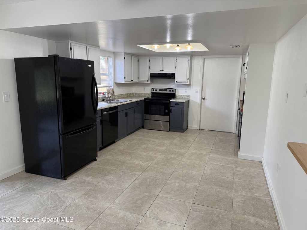 5425 Country Lane - Photo 1
