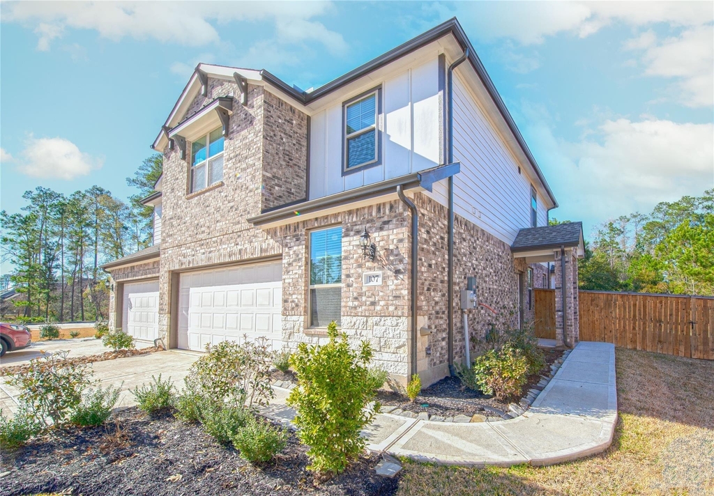 107 Silver Sky Court - Photo 1