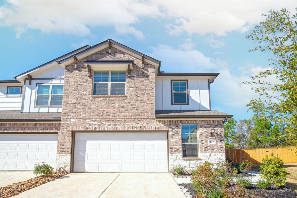 107 Silver Sky Court - Photo 0