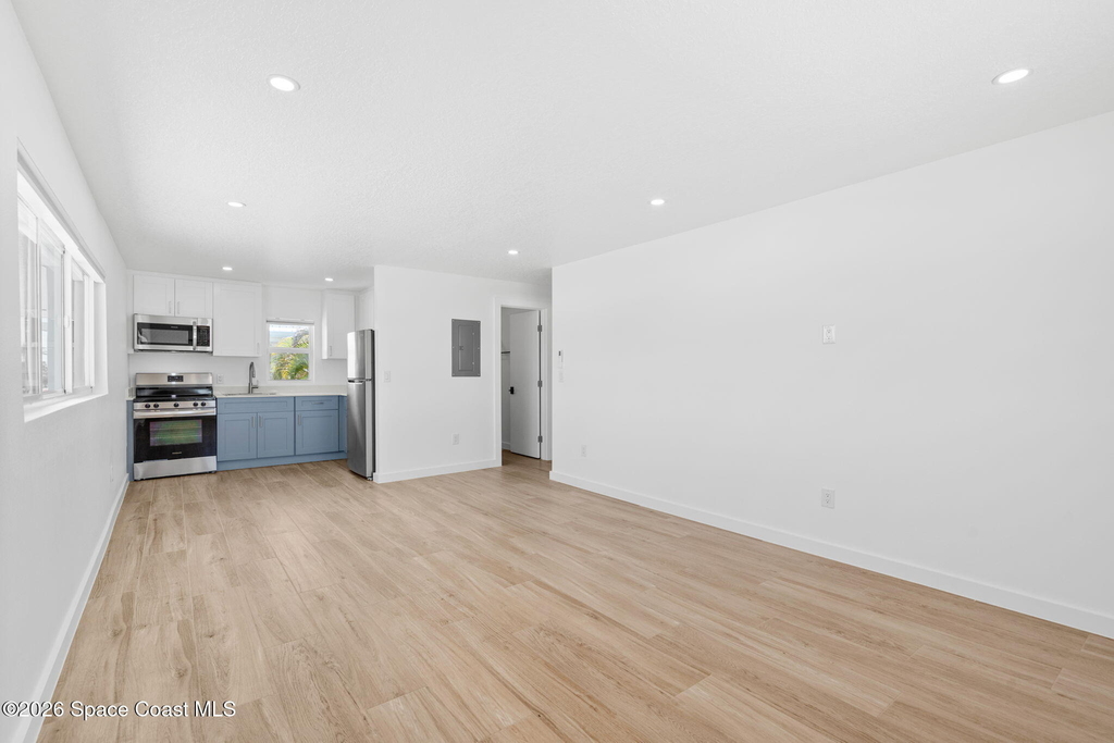 210 6th Avenue - Photo 11