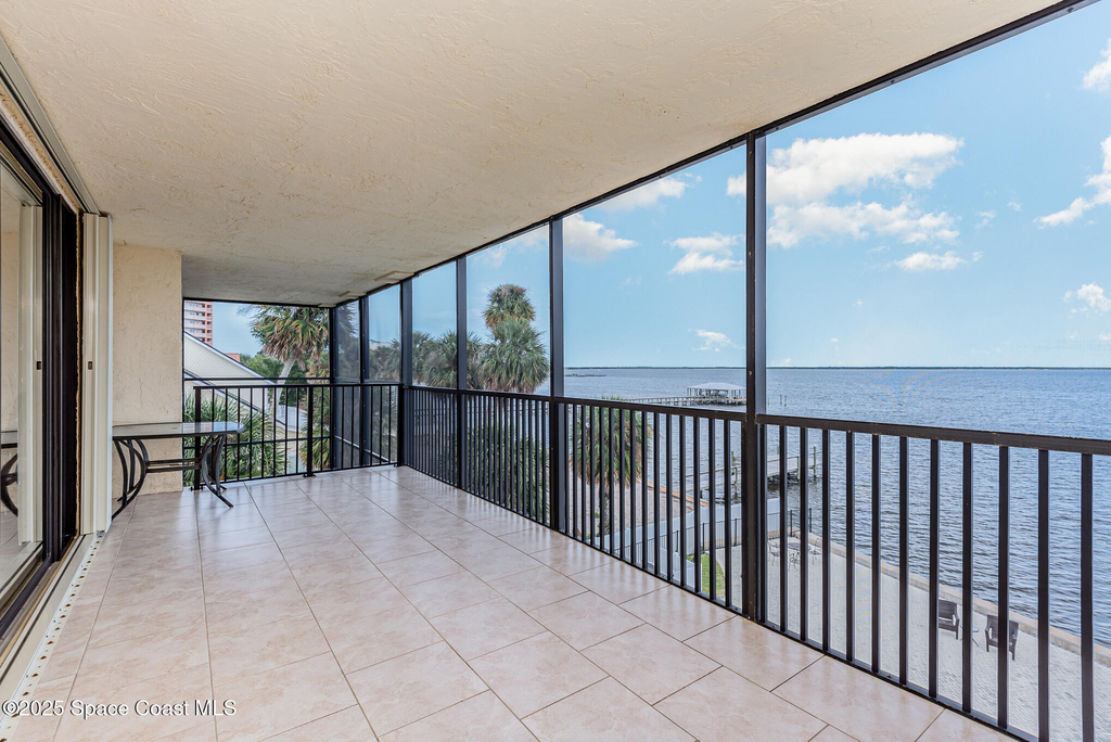 525 Indian River Avenue Se - Photo 3
