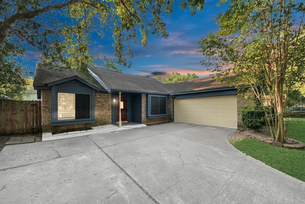 3611 Bee Bayou Lane - Photo 2