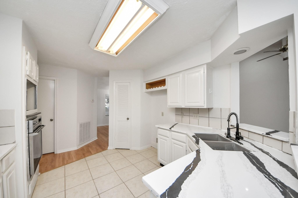 3611 Bee Bayou Lane - Photo 15