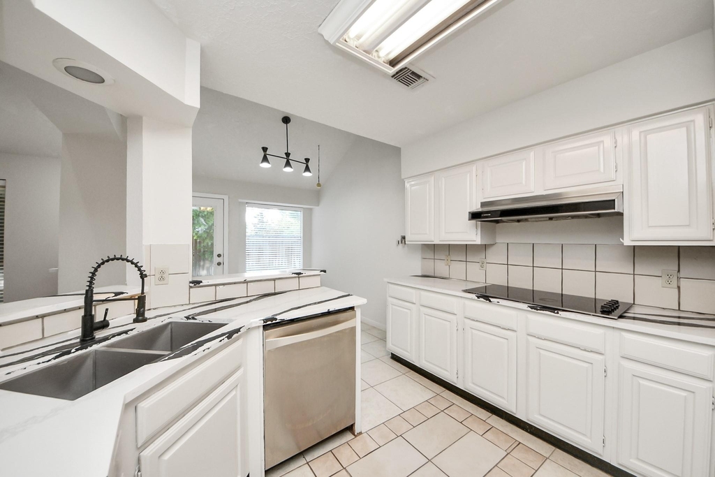 3611 Bee Bayou Lane - Photo 13