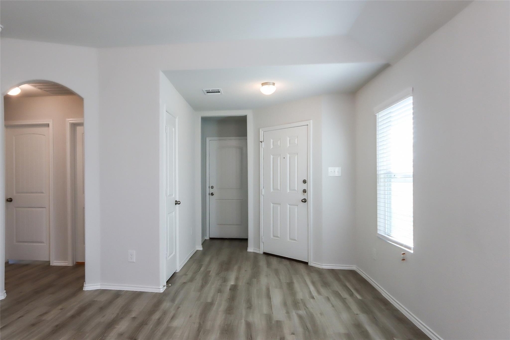 17327 Cuthbert Street - Photo 6