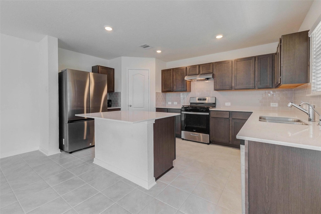 7706 Coral Key Drive - Photo 8